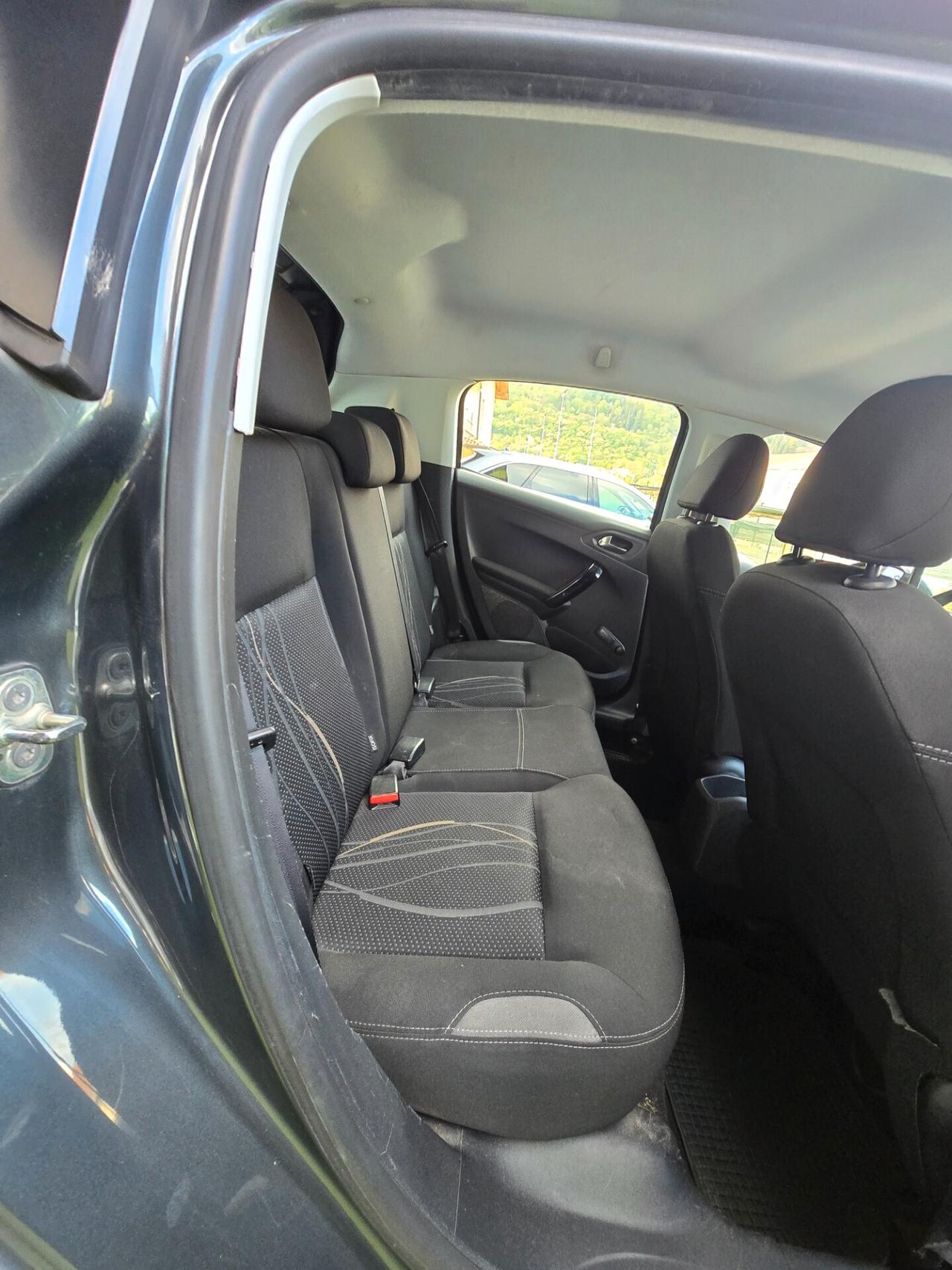 Peugeot 208 1.4 HDi 68 CV NEOP OK-2015