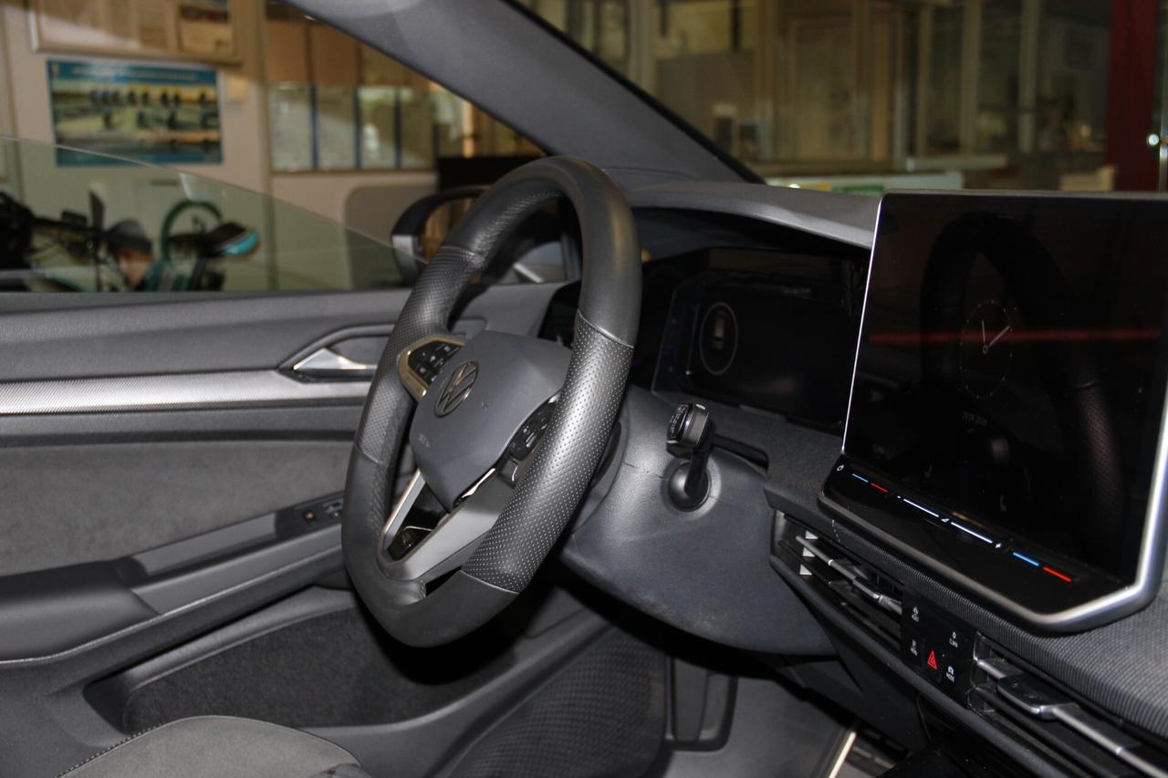 Volkswagen Golf 1.5 eTSI 115 CV DSG R-Line Plus