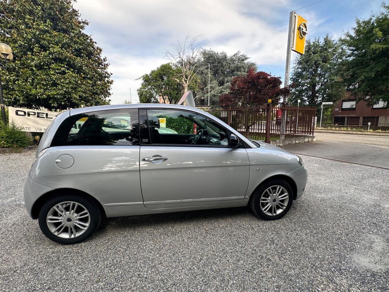 Lancia Ypsilon 1.2 69 CV Unyca
