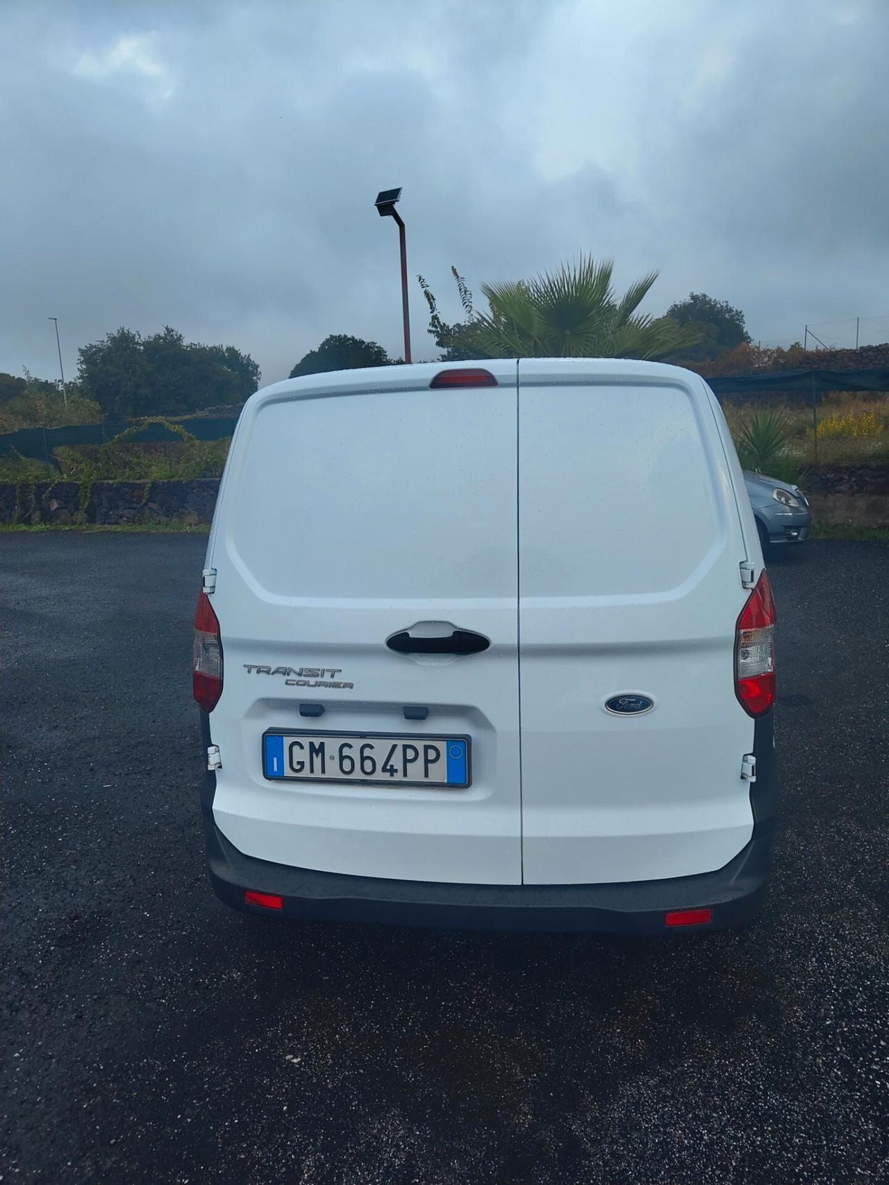 Ford Transit Courier 1.5 TDCi 75CV Van Trend
