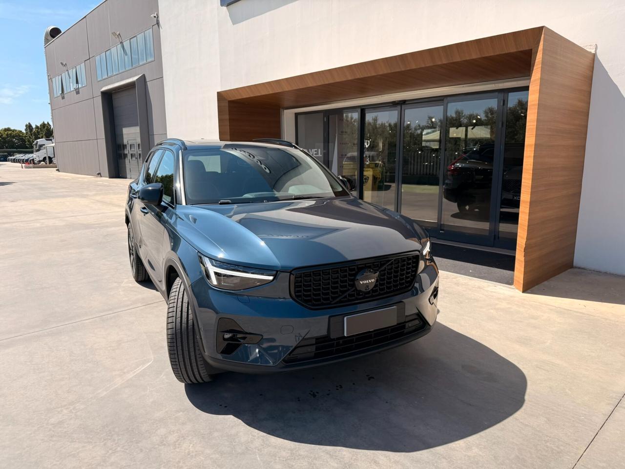 Volvo XC40 B3 automatico Ultra Black Edition