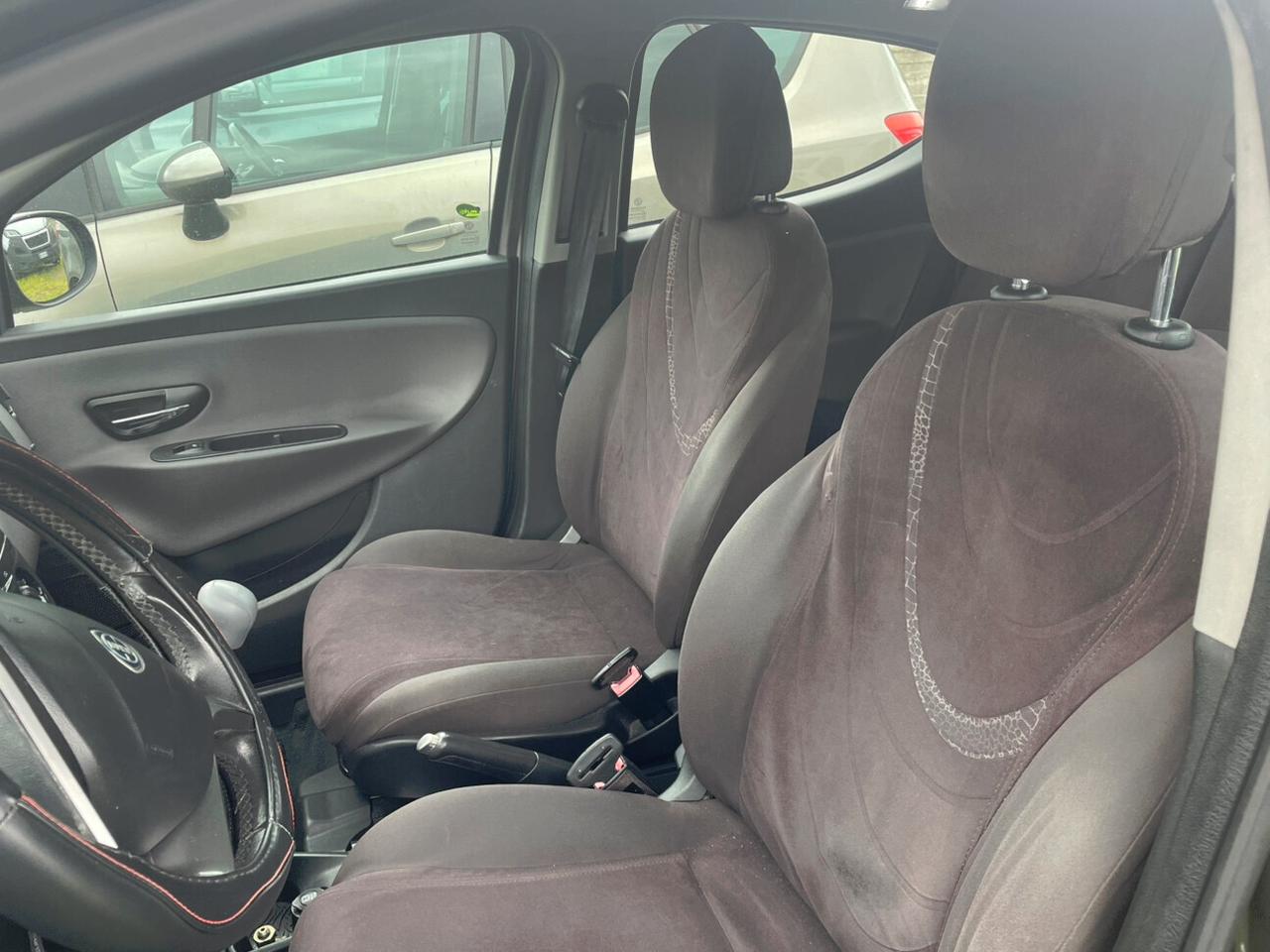 Lancia Ypsilon 1.2 Gold 69cv COMMERCIANTI