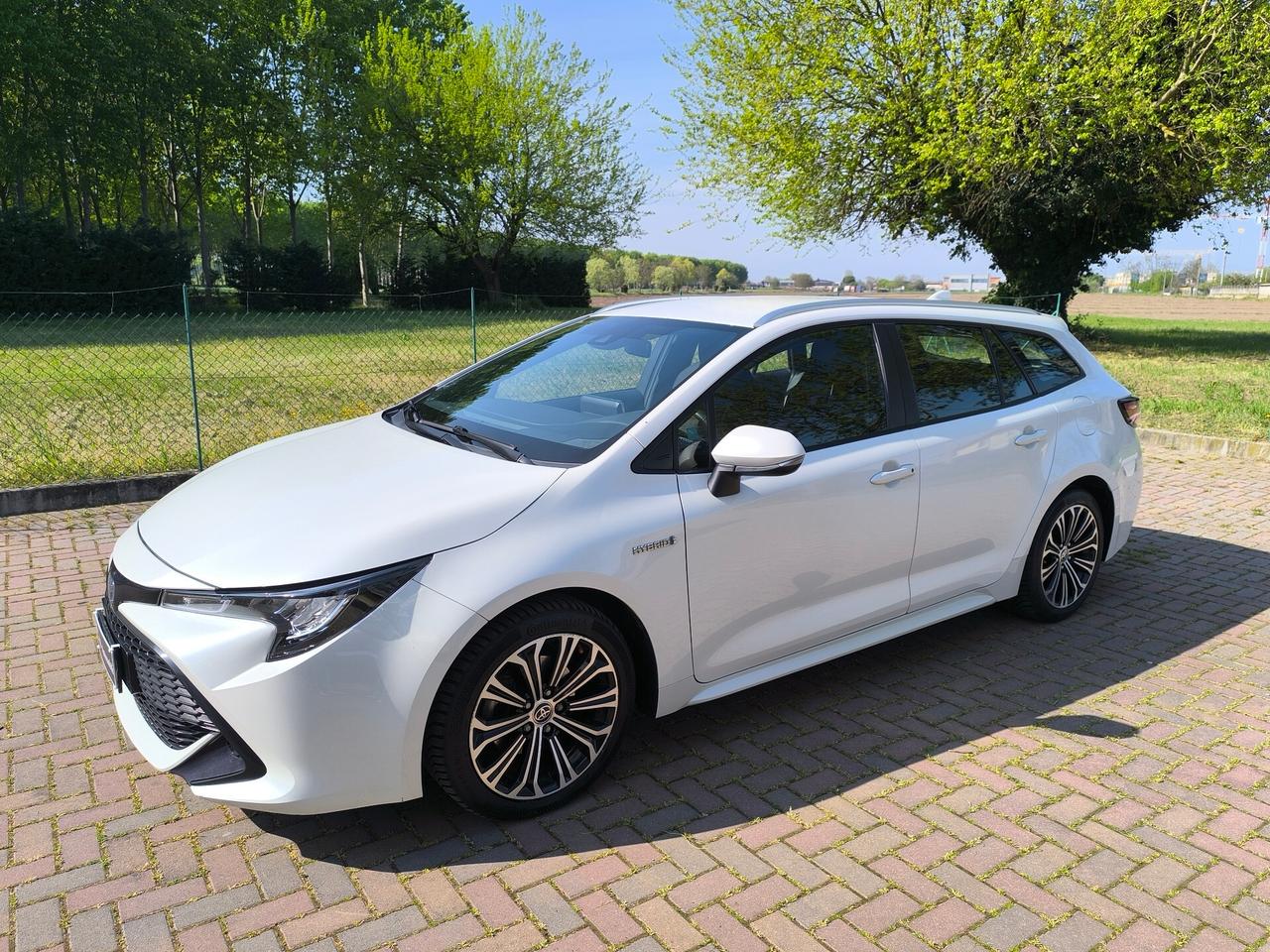 Toyota Corolla Touring Sports 2.0 Hybrid Business