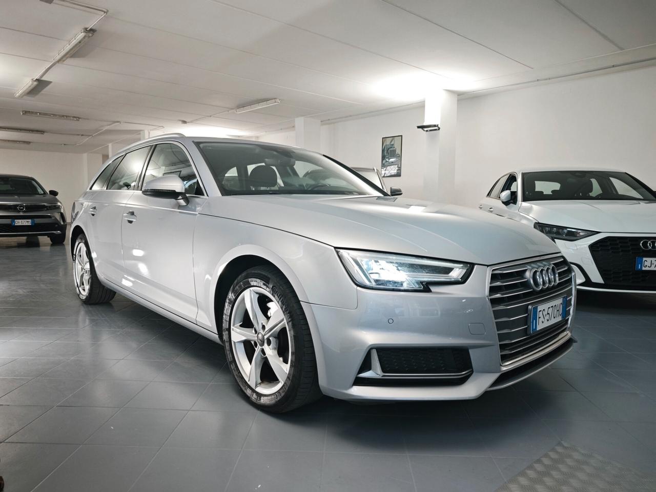 Audi A4 2.0 TDI 150 CV S tronic Business Sport COME NUOVA