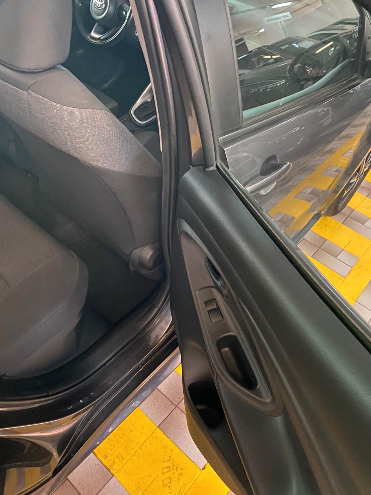 Toyota Yaris 1.5 Hybrid 5 porte Trend