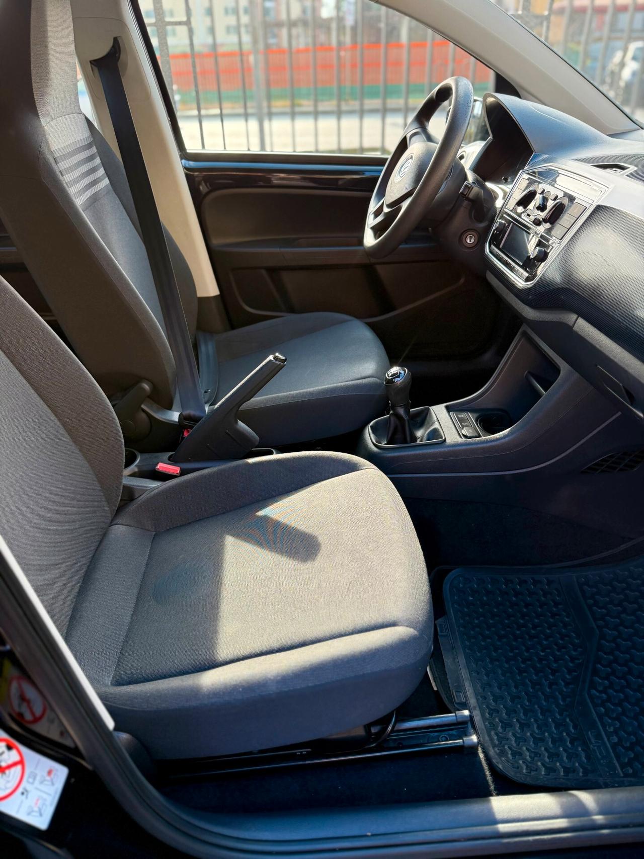 Volkswagen up! 1.0 75 CV 5p. move