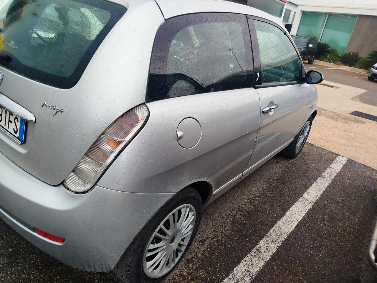 Lancia Ypsilon 1.3 MJT 90 CV Oro Giallo
