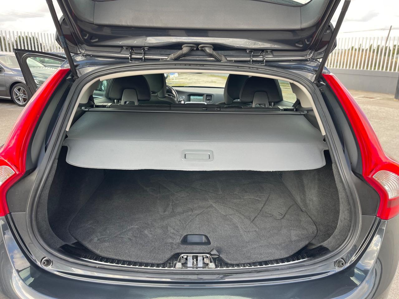 VOLVO V60 2.0 D3 136CV MANUALE FULL NEW MY15