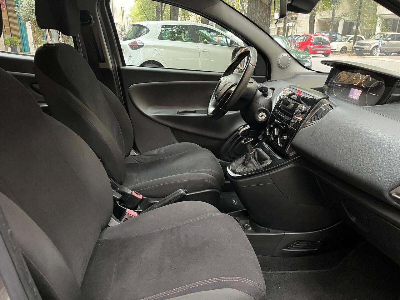 Lancia Ypsilon 1.2 69 CV 5 porte GPL Ecochic Gold