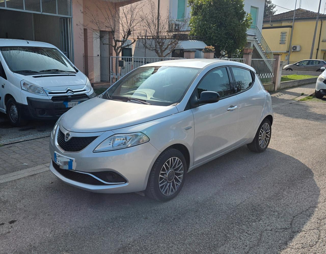 Lancia Ypsilon 1.2 69 CV 5 porte GPL Ecochic Gold