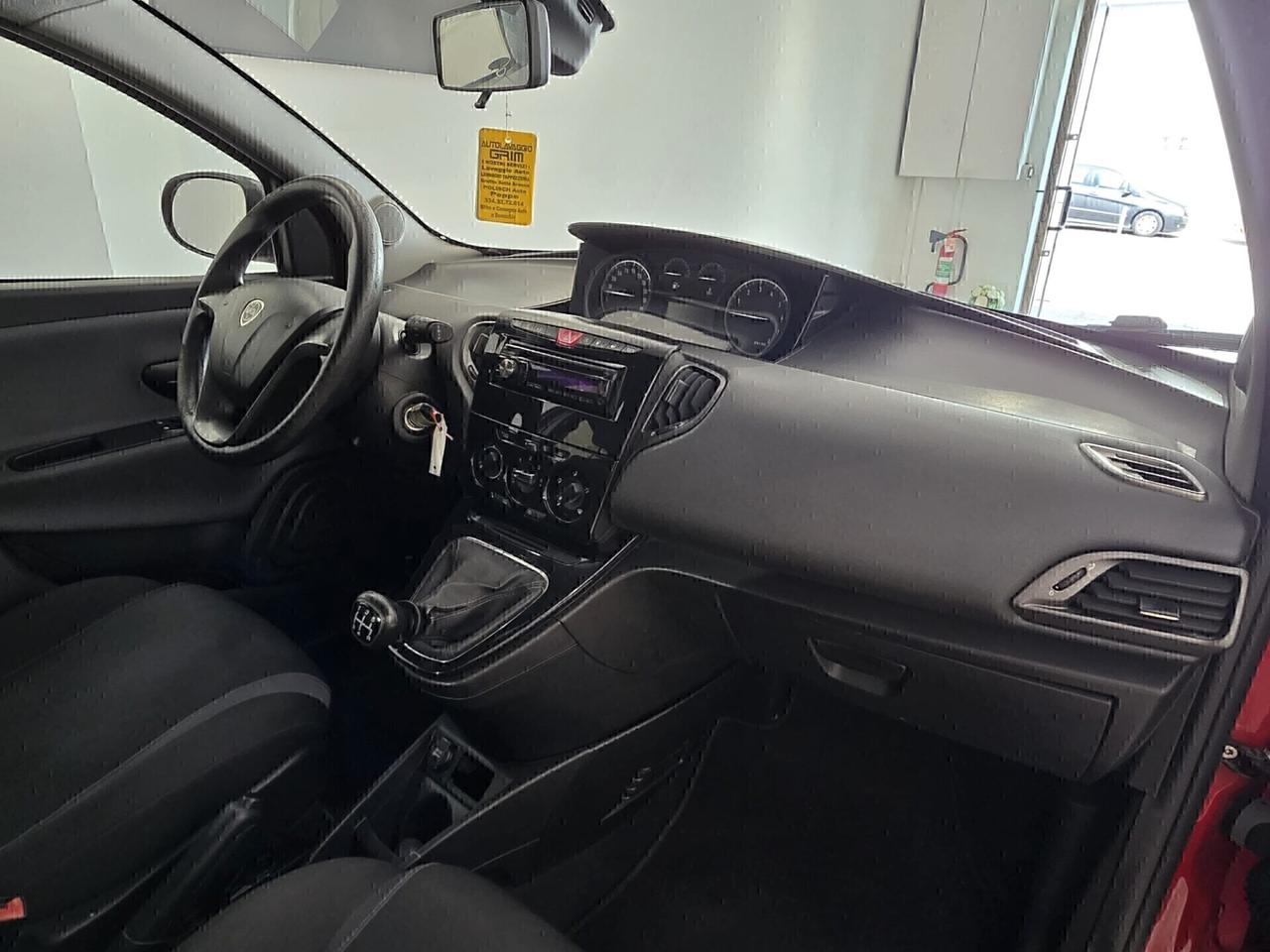 LANCIA YPSILON 0.9 METANO 2017 GARANTITA