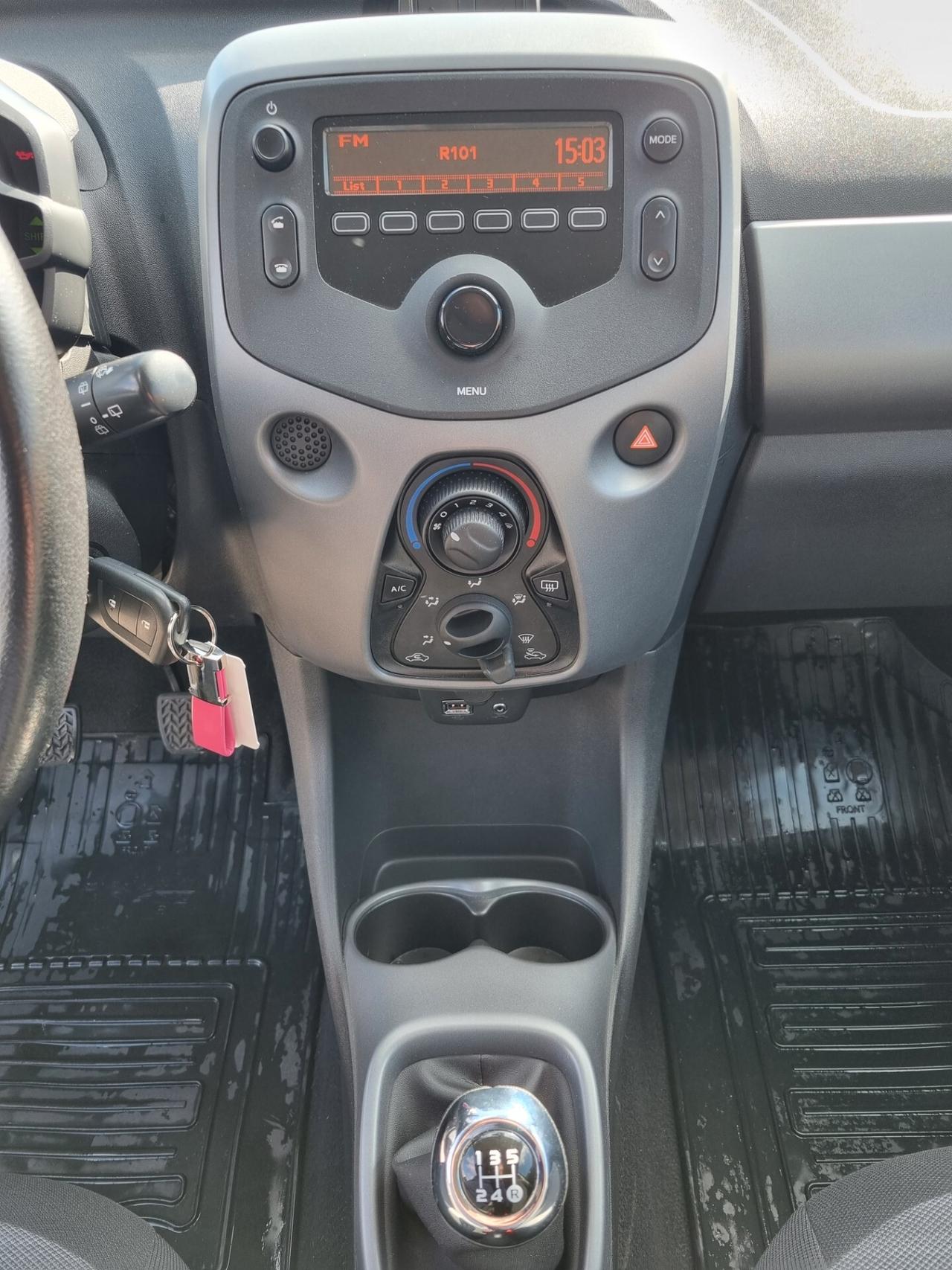 Toyota Aygo 1.0 VVT-i 72 CV 3 porte x-cool
