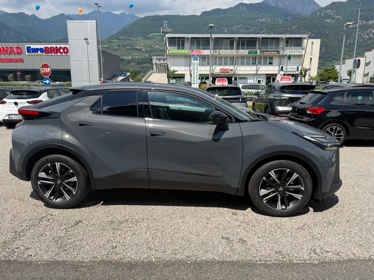 TOYOTA C-HR 1.8 HV Trend