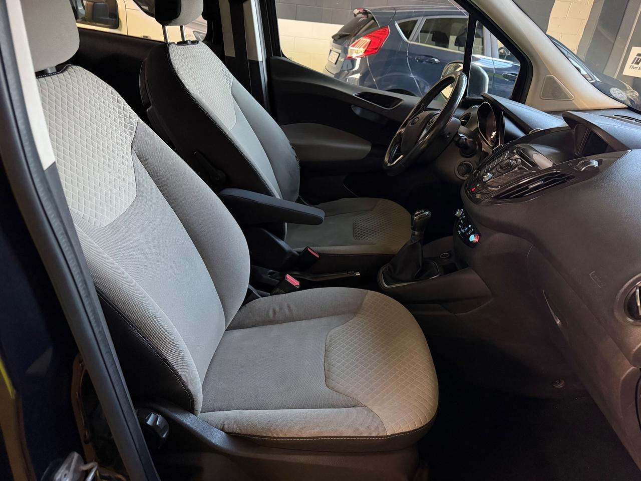 Ford Tourneo Courier 1.6 TDCI 95 CV Titanium -5posti-