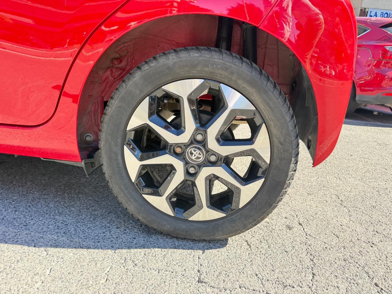 Toyota Aygo 1.0 VVT-i 72 CV 5 porte x-play MMT LED NAVI KAMERA PDC BLUETOOTH CERCHI 16