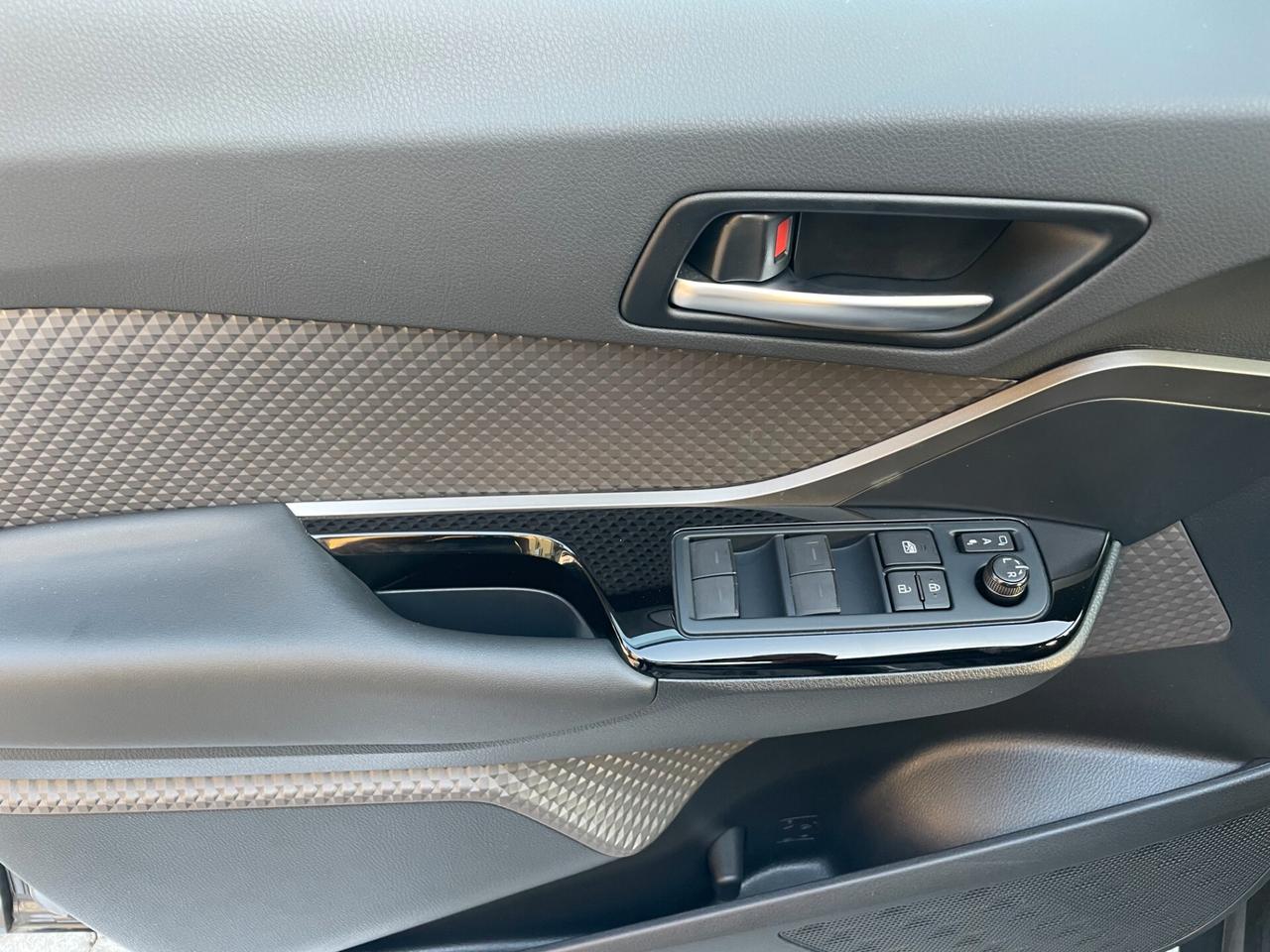 Toyota C-HR 2.0h luxury e-cvt SUPER FULL OPTIONAL