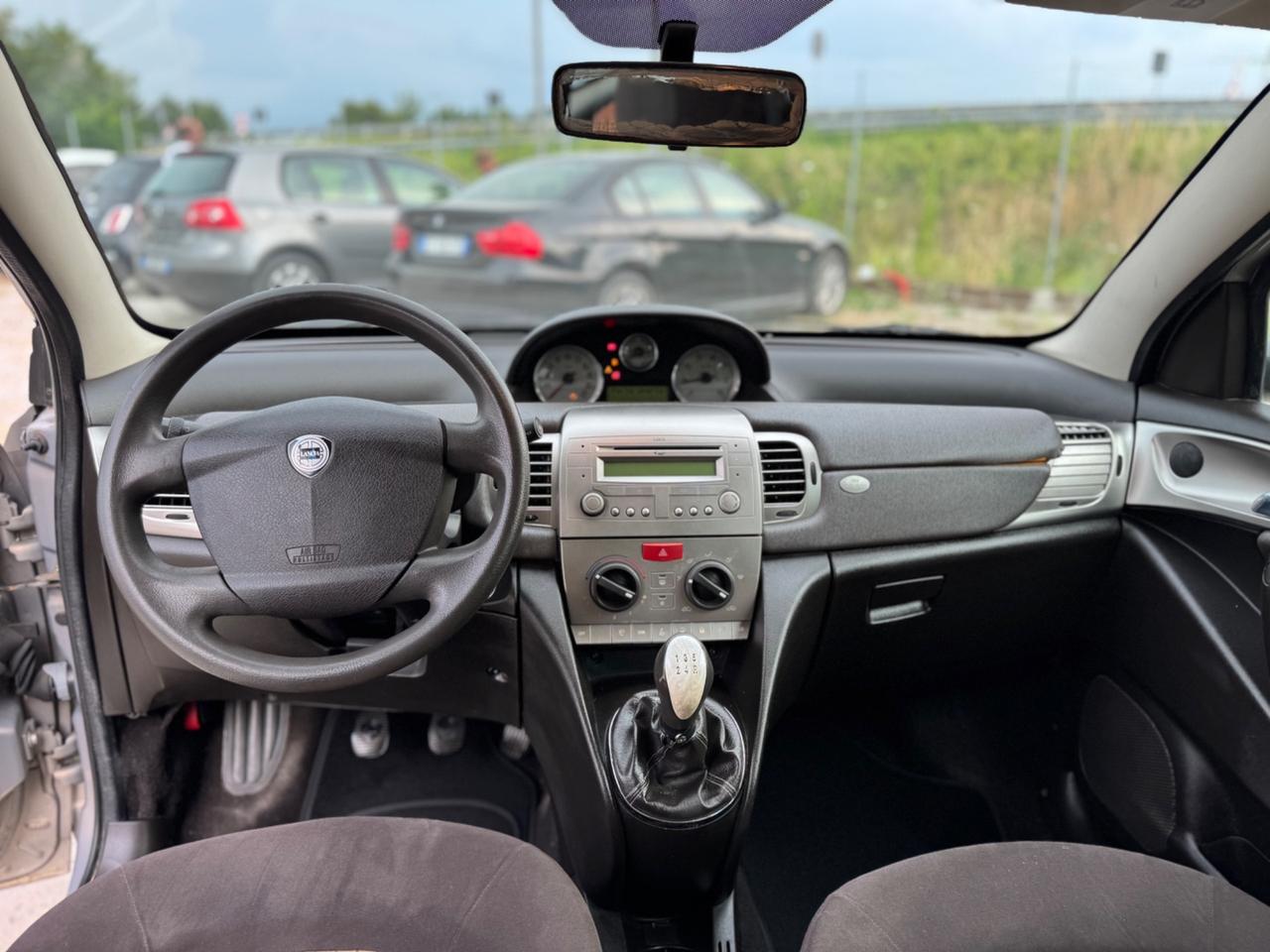 Lancia Ypsilon 1.3 MJT 90 CV ORO