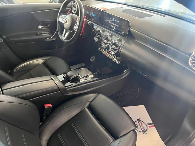 Mercedes-benz A 180 d AUTOMATIC BUSINESS PELLE + PACCHETTO LUCI INTERNO