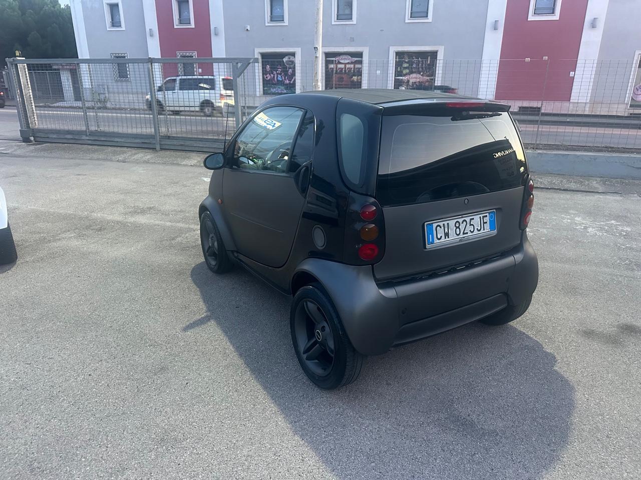 Smart ForTwo 700 coupé pure (37 kW)