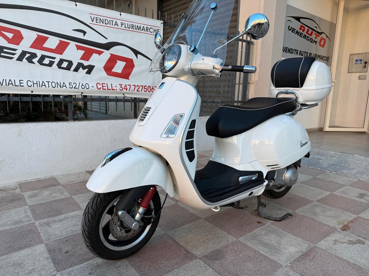 Piaggio Vespa 300 GTS