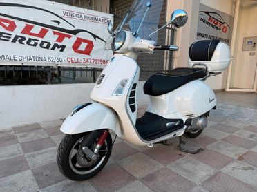 Piaggio Vespa 300 GTS