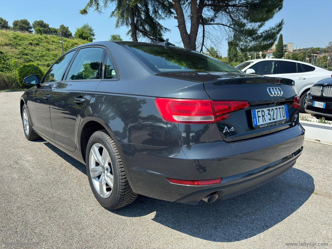 AUDI A4 2.0 TDI 150CV S tronic S line edition