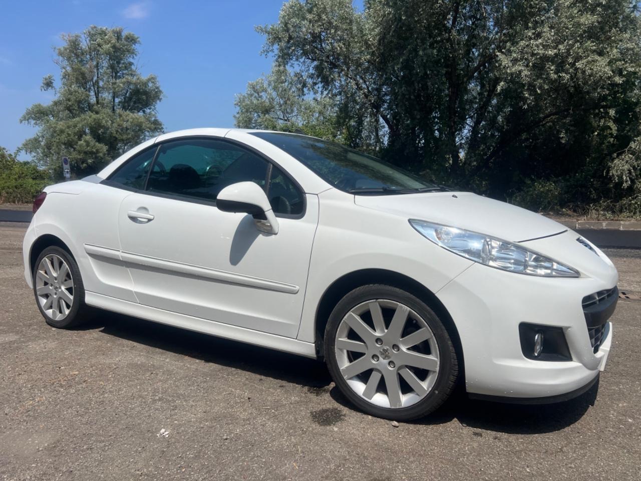 Peugeot 207 1.6 VTi 120CV CC Féline