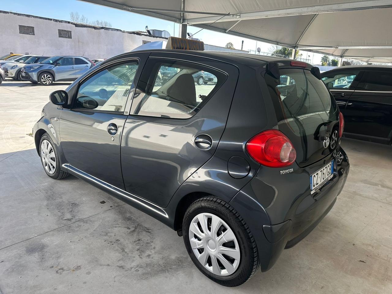 Toyota Aygo 1.0 12V VVT-i 5 porte Sol