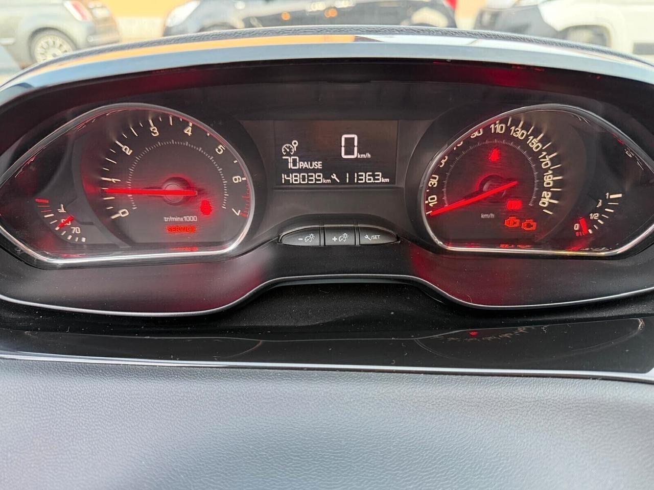 Peugeot 208 PureTech 82 5 porte Allure