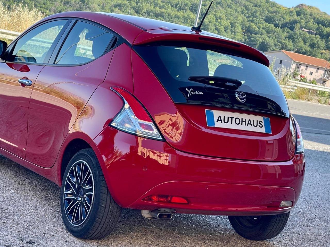 Lancia Ypsilon 1.2 69 CV 5 porte S&S Gold