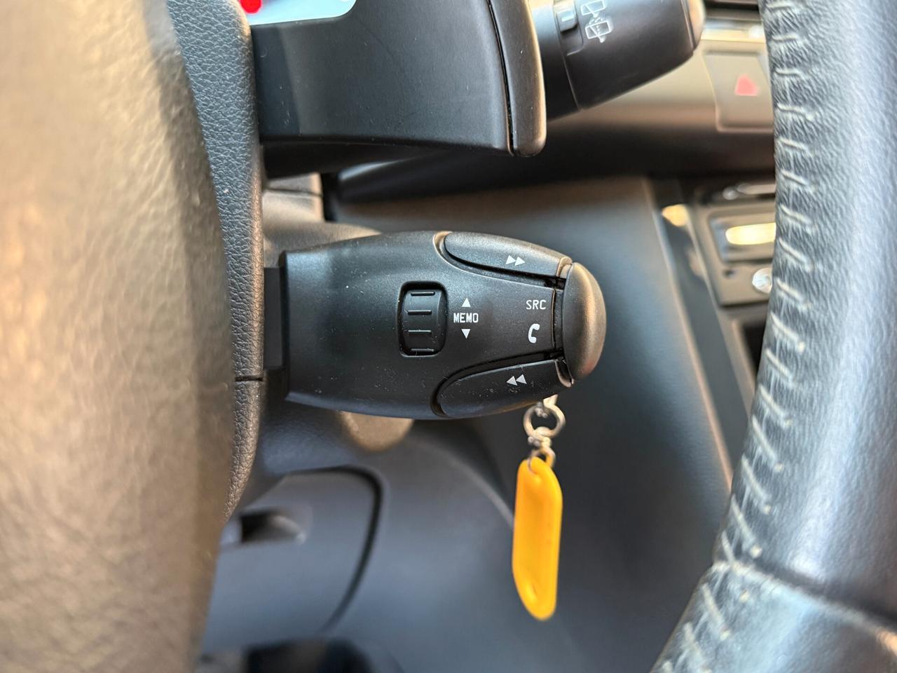 Peugeot 3008 1.6 eHDi AUTOMATIC NAVI LED - 2015