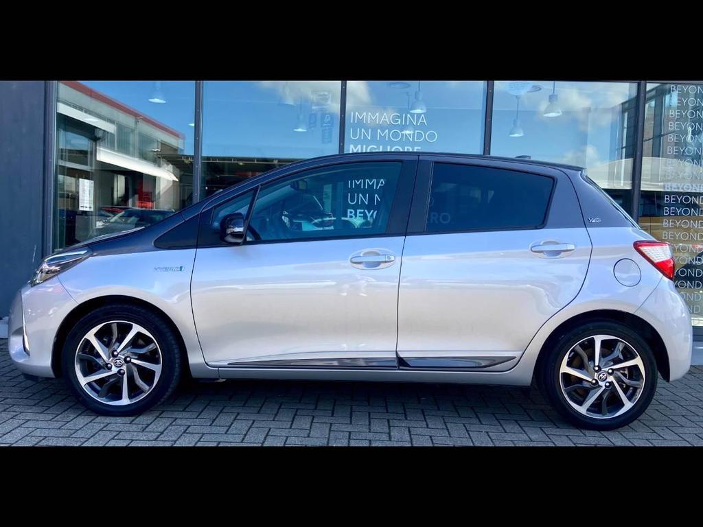 Toyota Yaris 5 Porte 1.5 VVT-i Hybrid y20 E-CVT