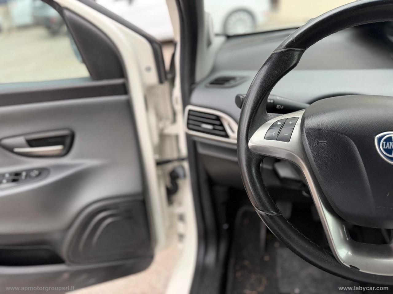 LANCIA Ypsilon 1.3 MJT 95 CV 5p. S&S Gold