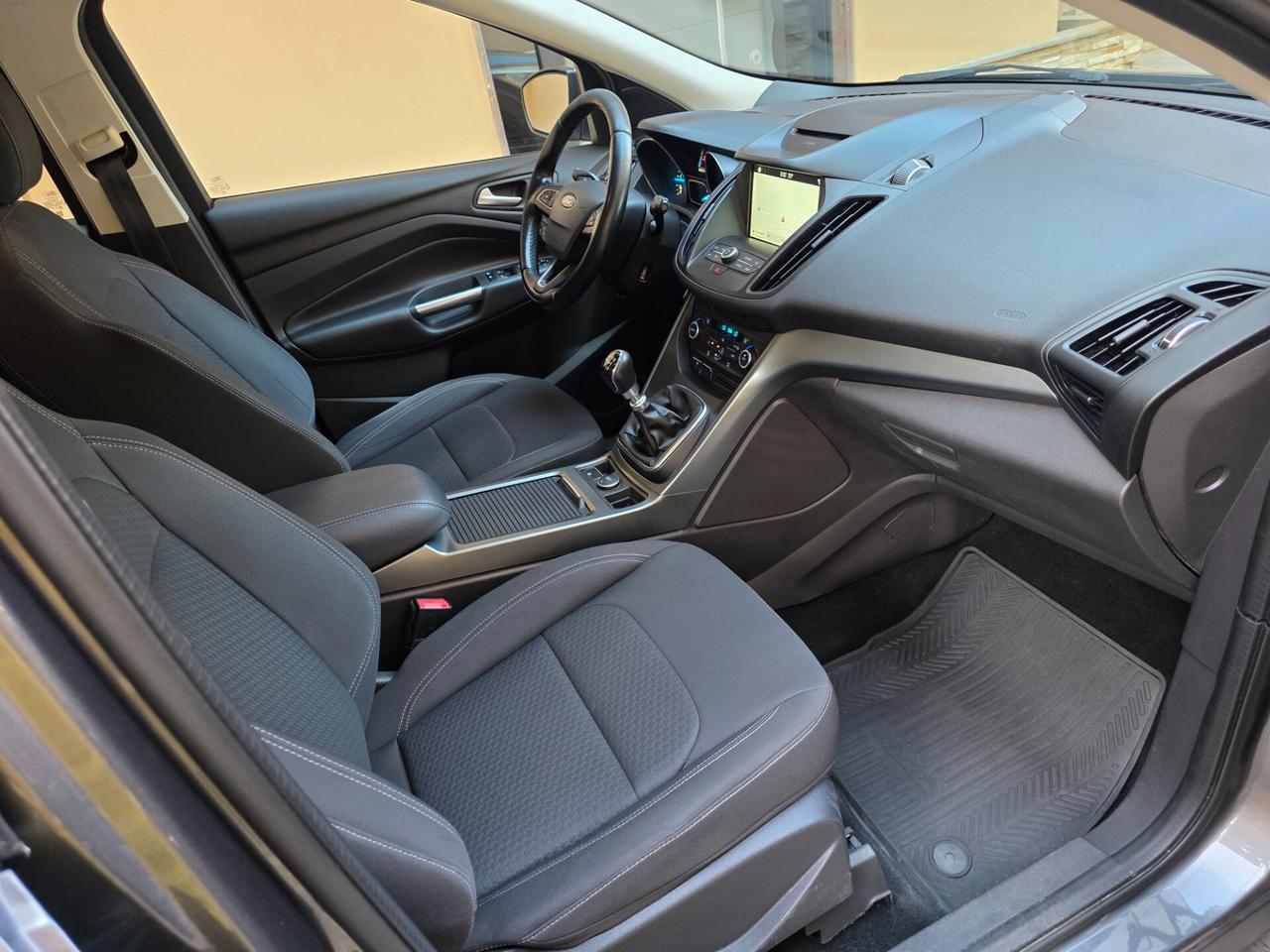Ford Kuga 1.5 TDCI 120 CV S&S 2WD Titanium