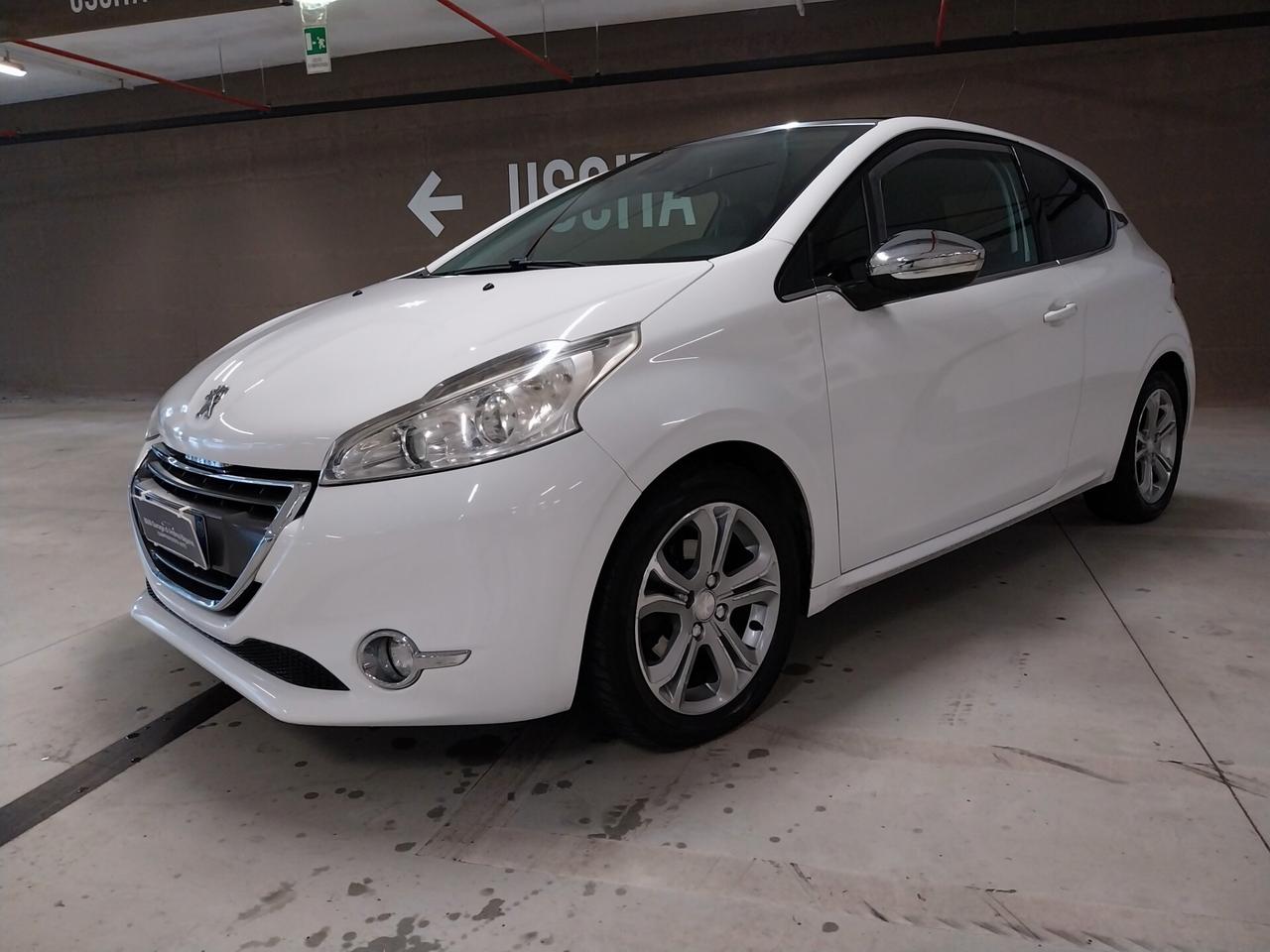 Peugeot 208 1.6 e-HDi 92 CV 3 porte Allure - ok neopatentati