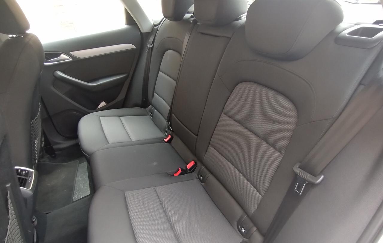Audi Q3 2.0 TDI 120 CV S line Edition