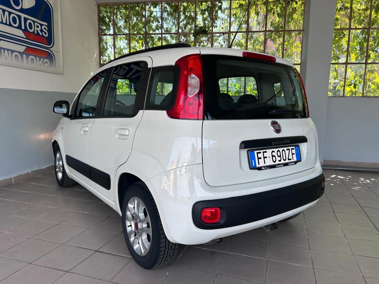Fiat Panda 1.2 Lounge 5 Posti (Gancio traino)