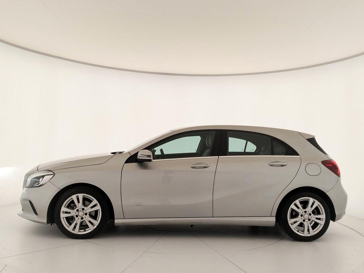 Mercedes-Benz A 200d Premium auto