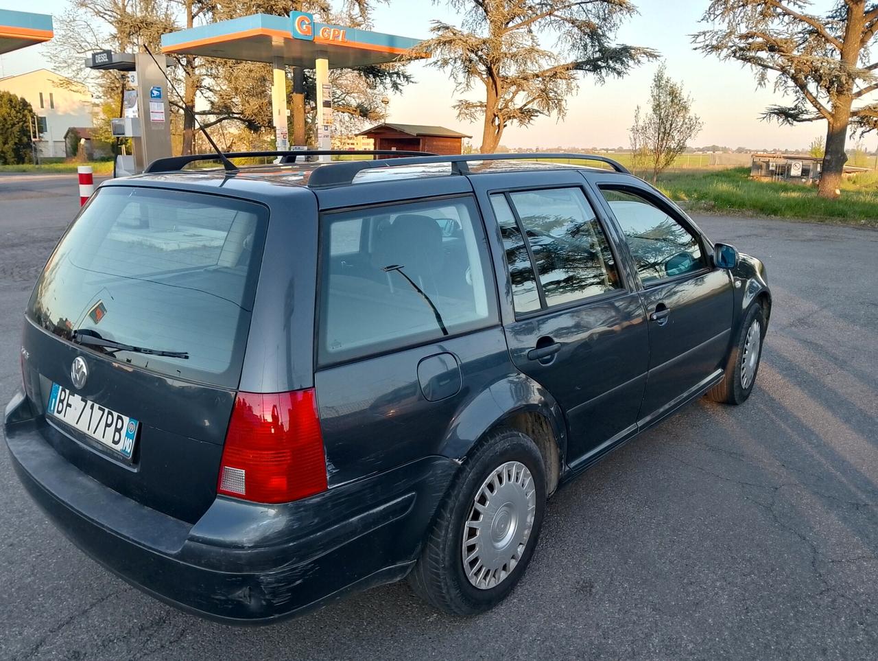 Volkswagen Golf 1.6 impianto a GPL valido fino 2034