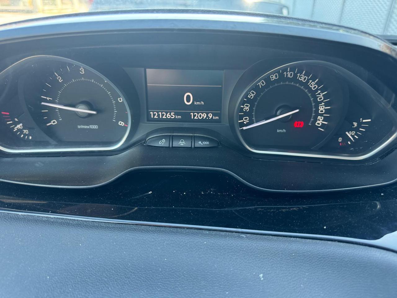 PEUGEOT 208 1.4 HDi 68 CV 5 Porte Allure – NAVIGATORE – 121.000 KM