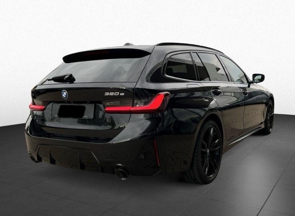BMW 320 e Touring M-Sport