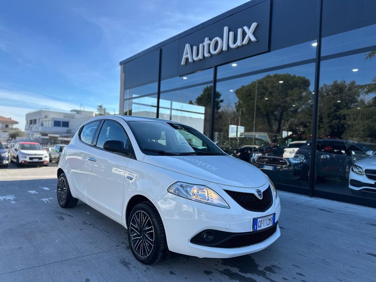 Lancia Ypsilon 1.0 FireFly 5 porte S&S Hybrid Ecochic Gold