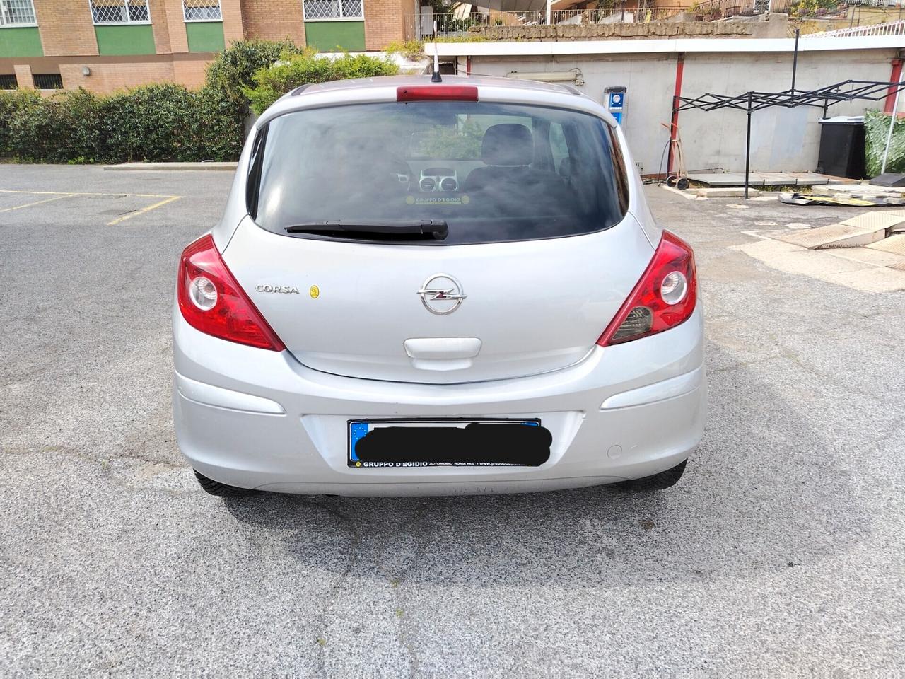 Opel Corsa 1.2 3 porte b-color