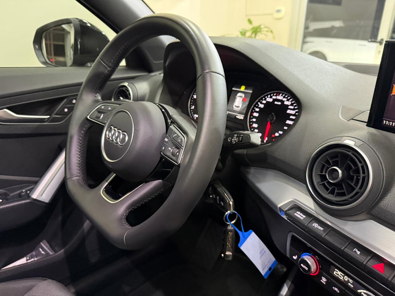 Audi Q2 35 TDI quattro S tronic Blak Edition Tetto Sky Open