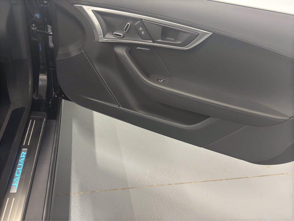 JAGUAR F-type cabrio 2.0 i4 r-dynamic rwd 300cv auto del 2025