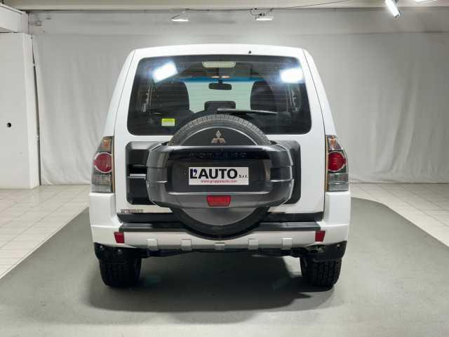 Mitsubishi Pajero 3.2 DI-D 16V auto 3 porte