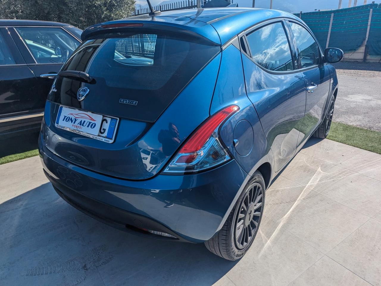Lancia Ypsilon 1.0 FireFly 5 porte S&S Hybrid Ecochic Gold
