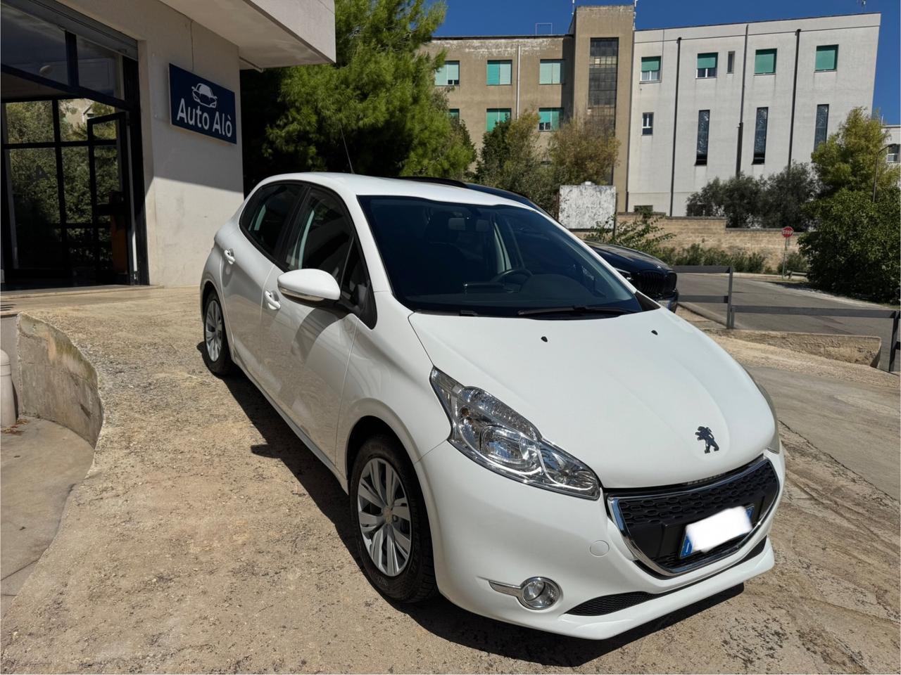 Peugeot 208 1.4 HDi 5 PORTE - PERFETTA - 2014