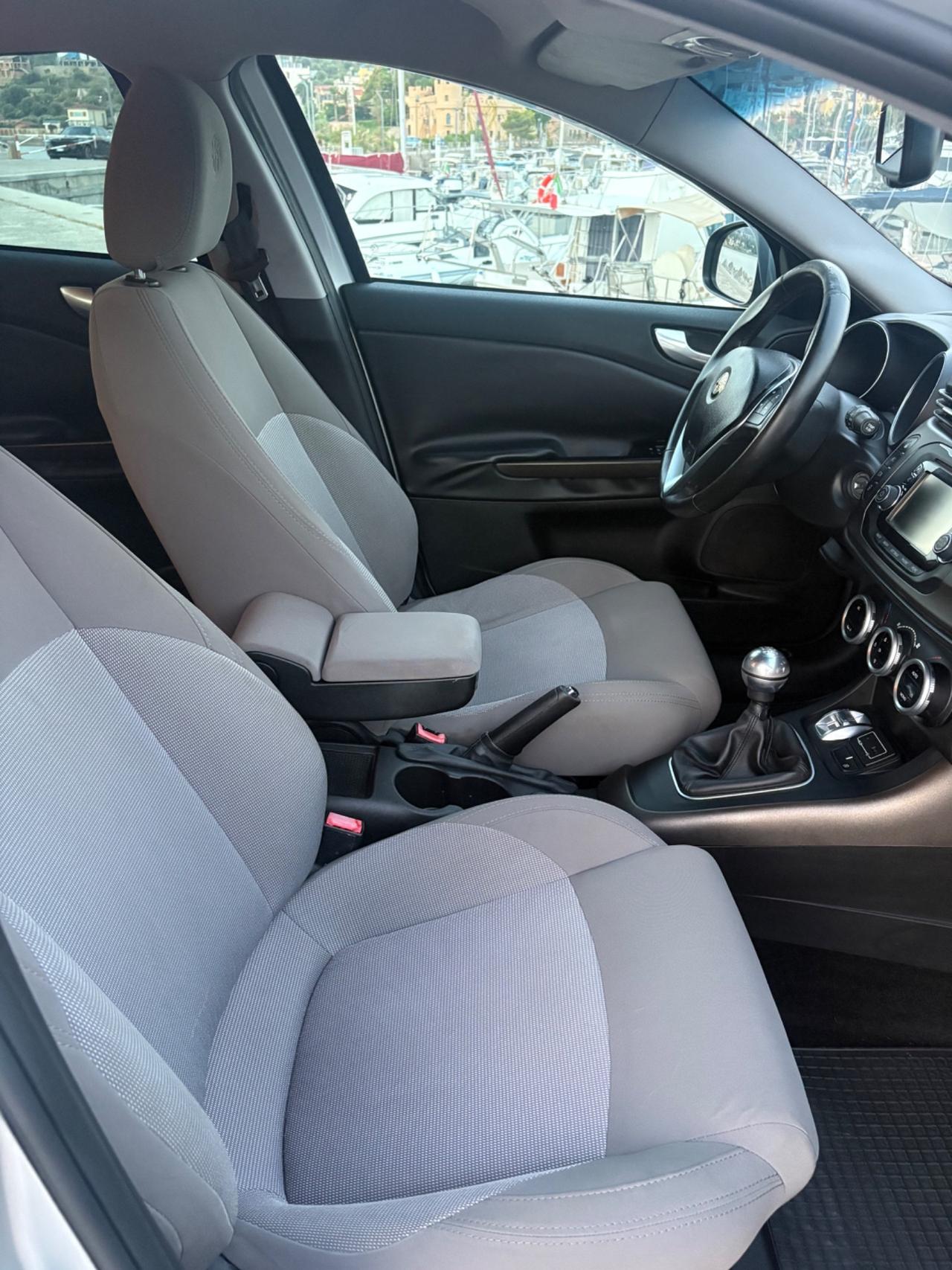 Alfa Romeo Giulietta 1.6 JTDm-2 120 CV Distinctive