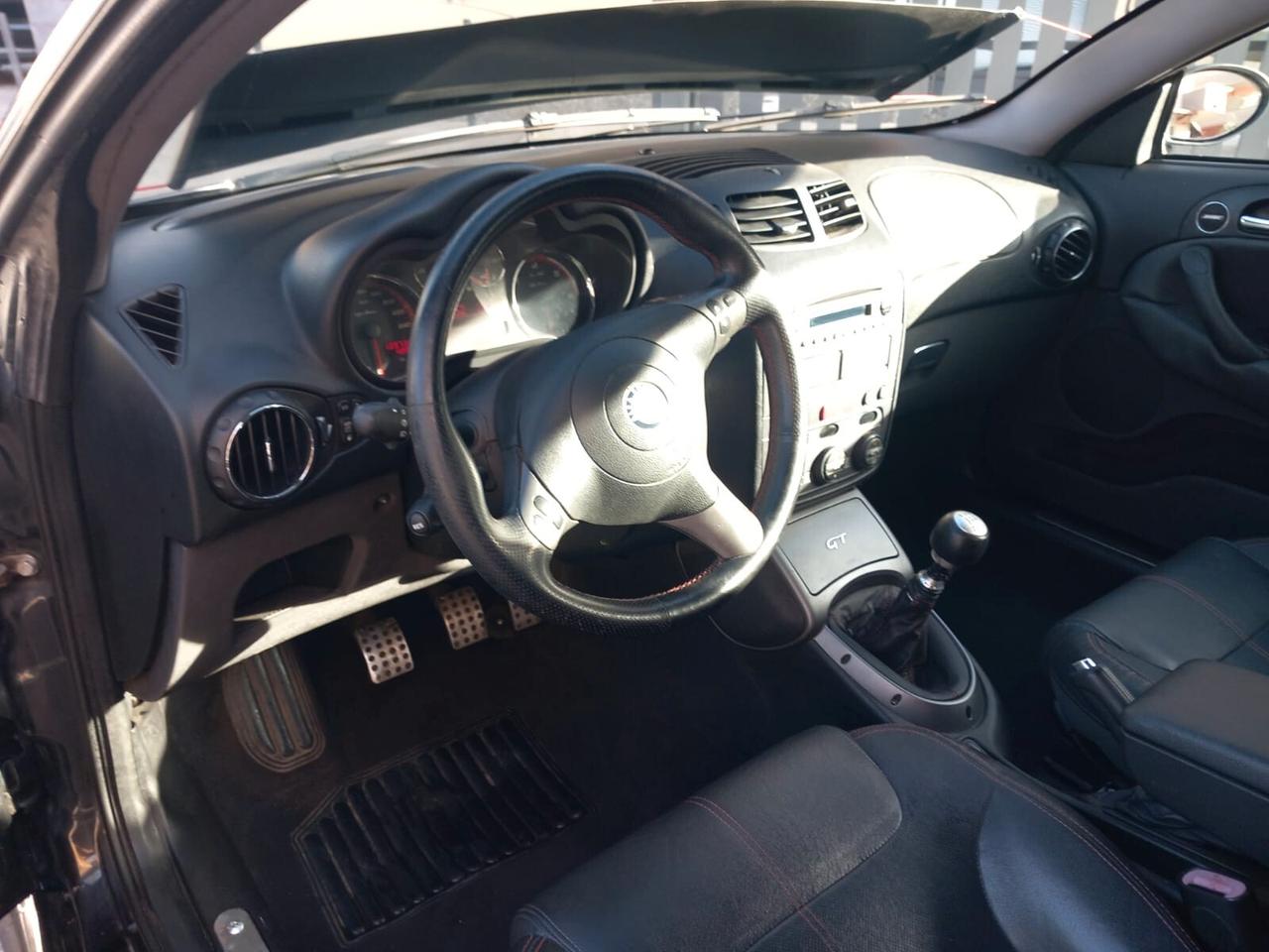 Alfa Romeo GT 1.9 JTDM Distinctive Q2